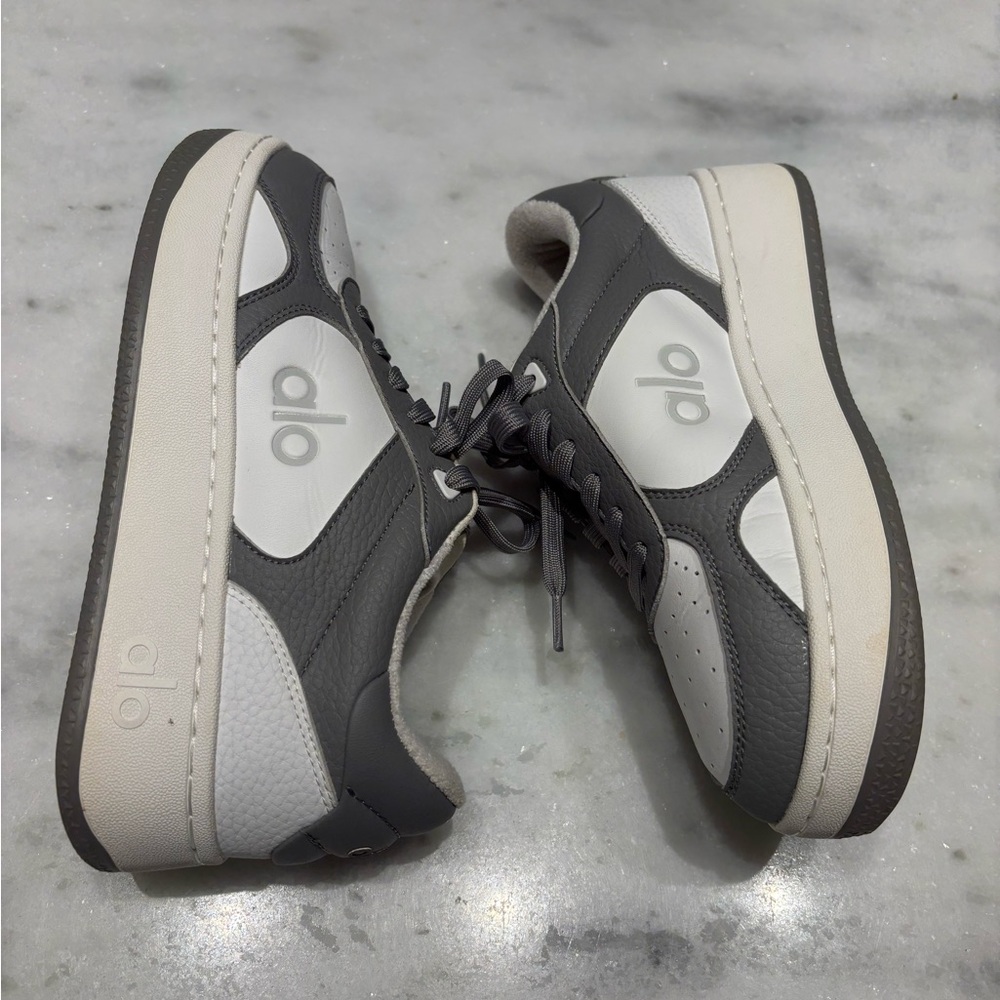 ALO Recovery Mode Sneaker in Gray and White